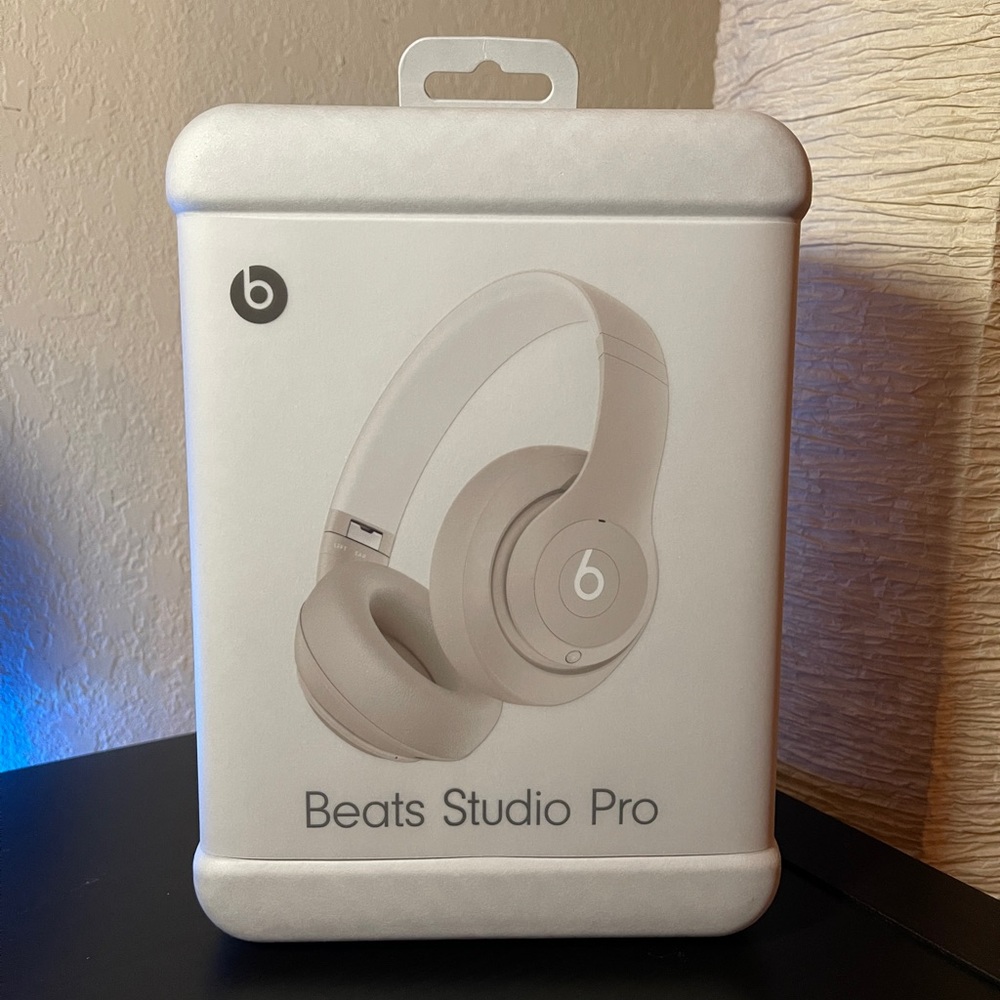 🌻 Beats by Dre Studio Pro in Sandstone